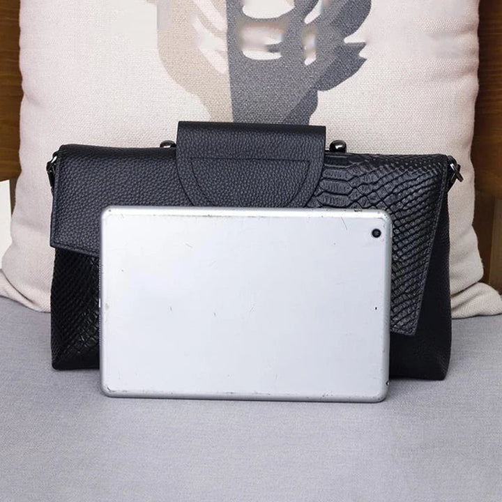 Celine™ - Elegancka czarna torebka o skórzanym wykończeniu